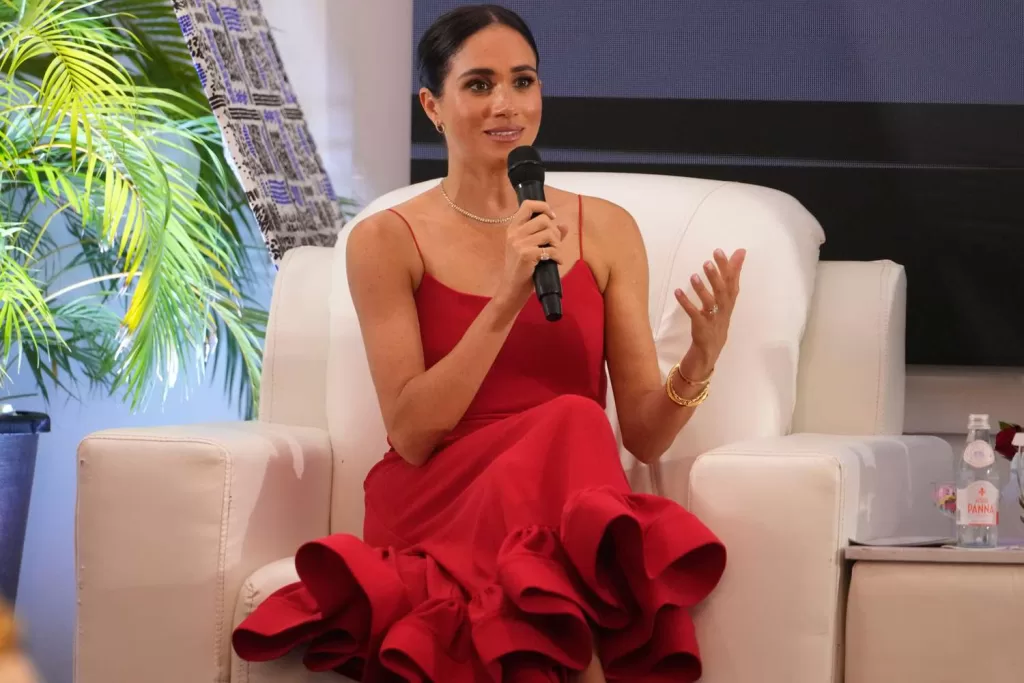 meghan-markle-prince-harry-nigeria-20-051124-4d3a4178016f42f6920d0b7c41facb21